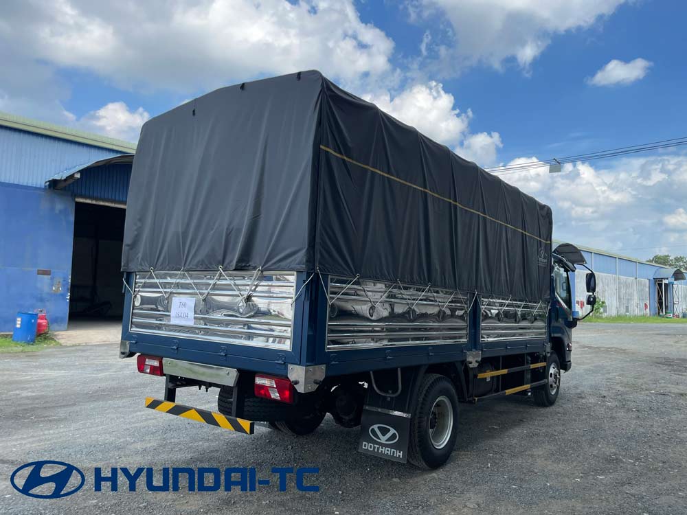 Giá xe tải 6.5 tấn IZ650 SE Đô Thành thùng mui bạt